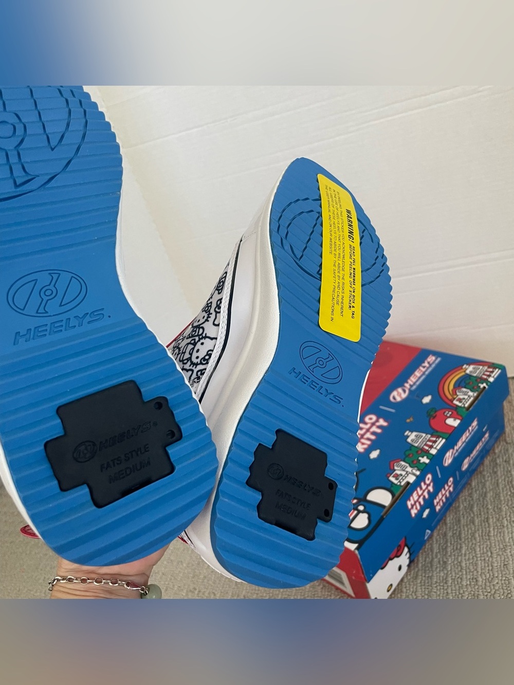 NIB hello kitty heelys veloz chi shoes - Picture 7 of 8